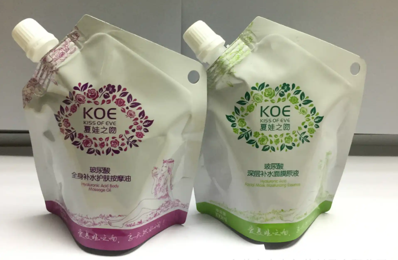 龙应洗衣液自立袋充填旋盖机